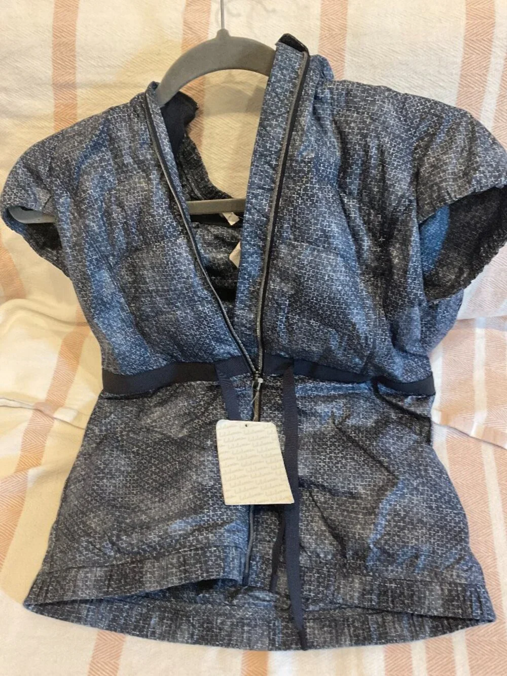 lululemon Sleeveless Zip-Front Hooded Vest | Navy Blue Star Print | Black Ribbon